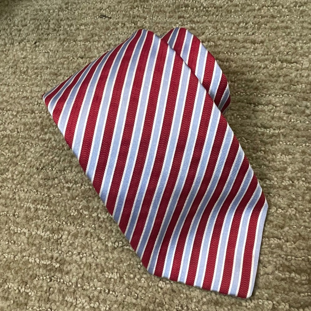 HUGO BOSS Mens Silk Striped Necktie Red Blue White Diagonal Pattern‎ Made Italy